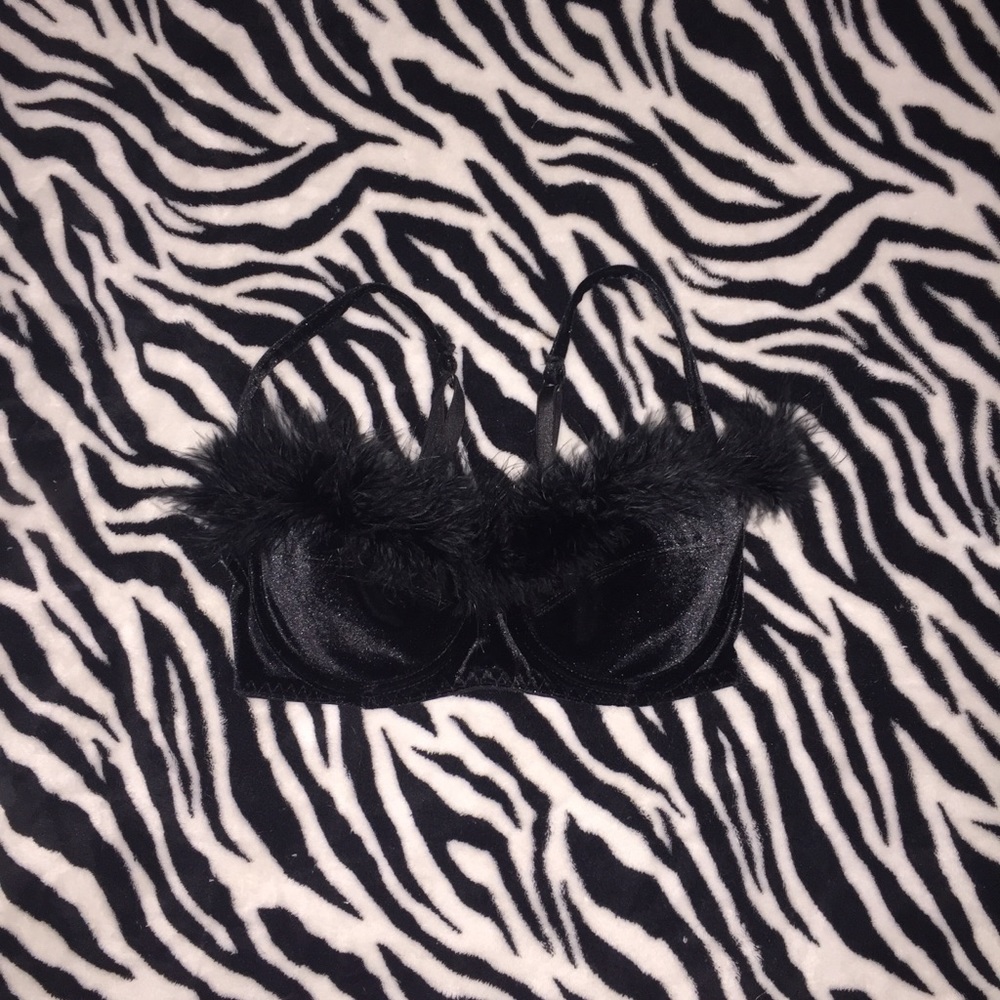 Velvet bra with feathery trim